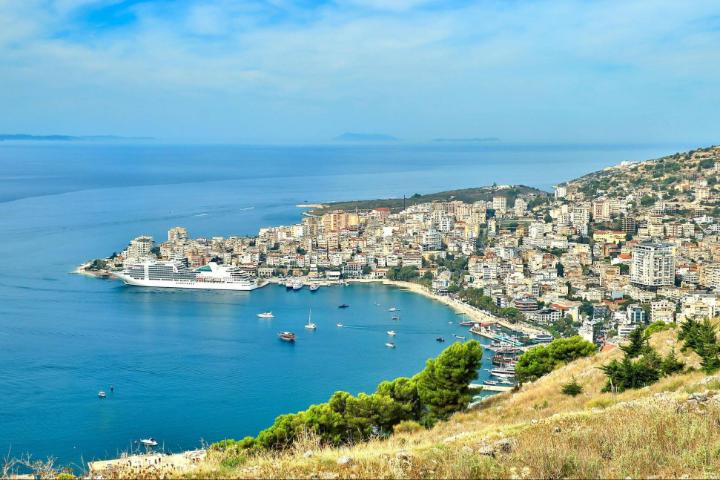 Autóbérlés Sarandában – mikor éri meg? Autóbérlés Sarandában – mikor éri meg?