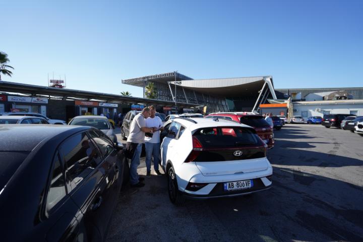 Tirana autbrls: ahol minden albn kaland elkezddik