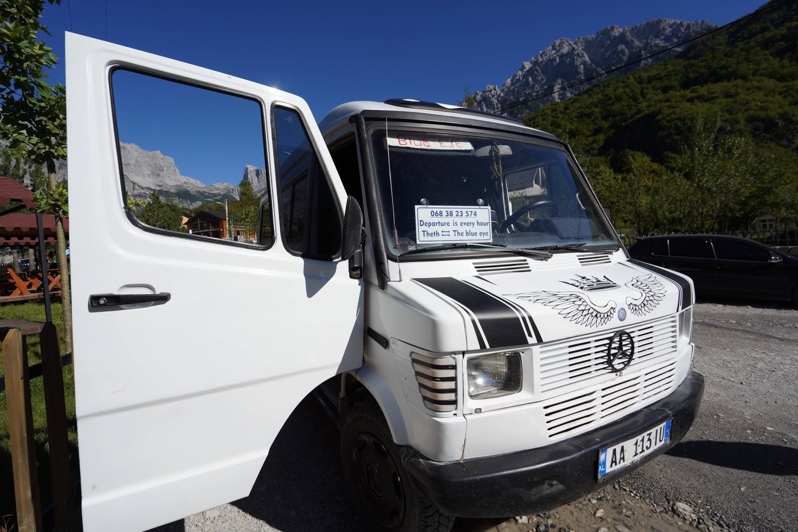 Blue Eye Theth transzfer - a falub�l 5 eur��rt vitt el a transzfer busz Nderlysajba