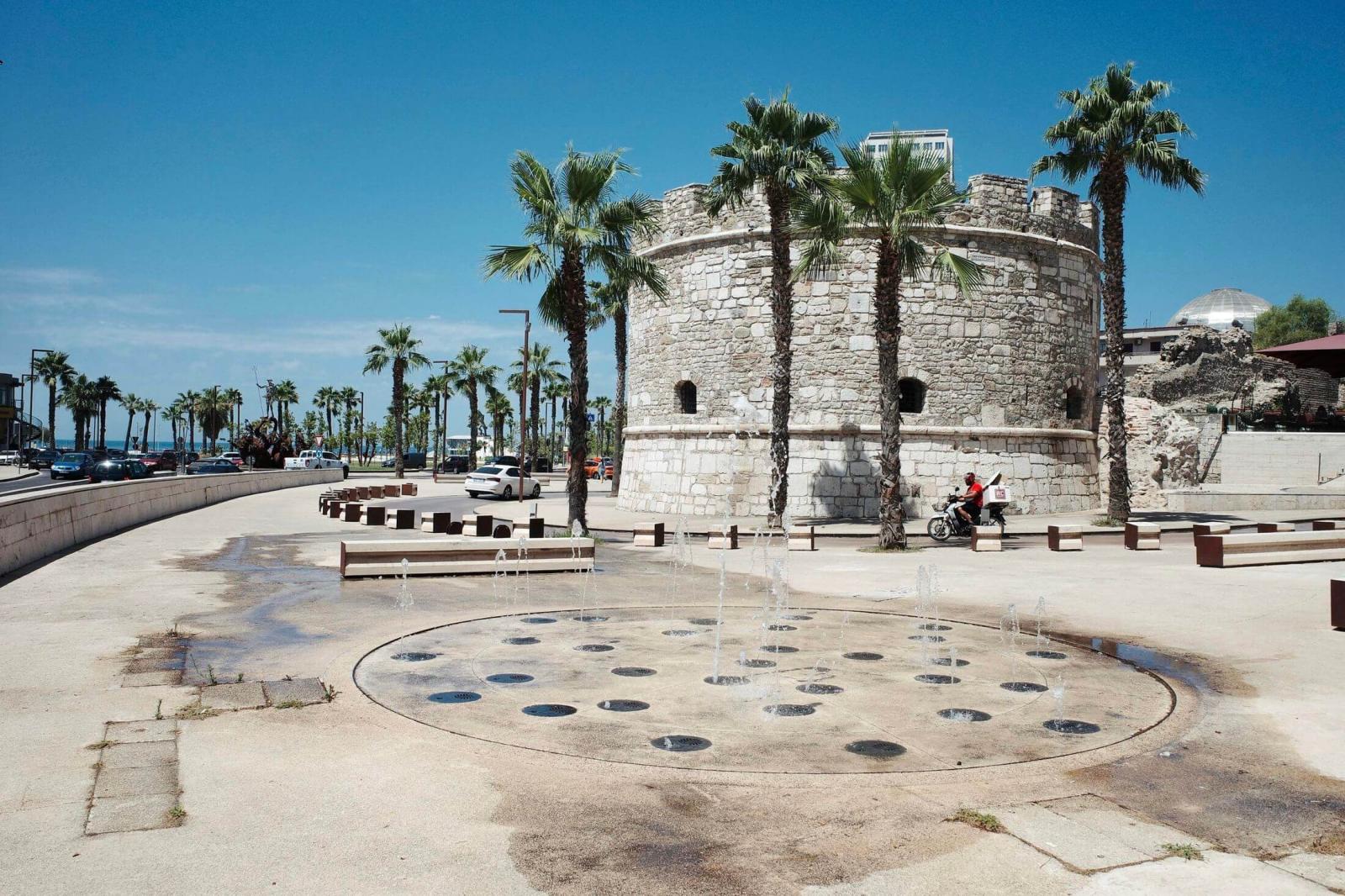 A Velencei Torony (Bstya) a kzpkori Durres jelkpe